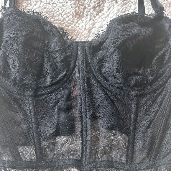 Victoria’s Secret Lace Corset 34C - Picture 2 of 5